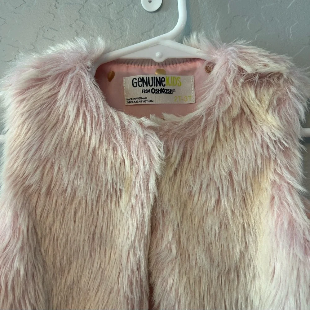 ⭐️Genuine Kids from Oshkosh light pink faux fur vest size 2t/3t